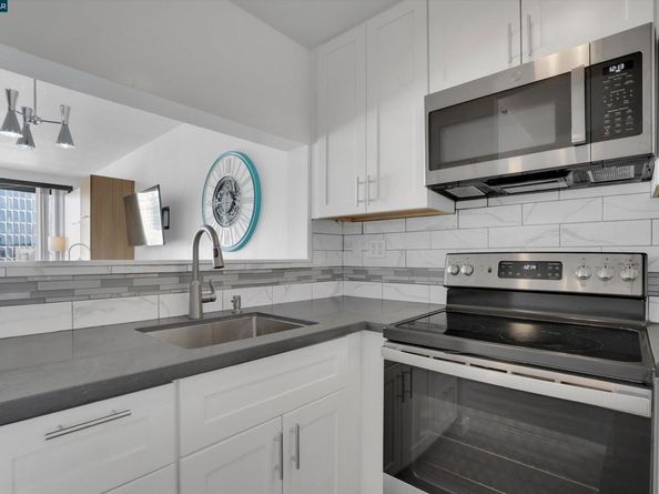 300 3rd St 1203, San Francisco CA 94107