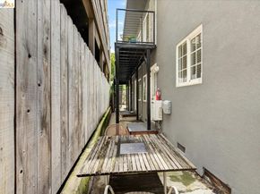6386 Dana St, Oakland CA 94609