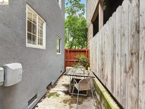 6386 Dana St, Oakland CA 94609