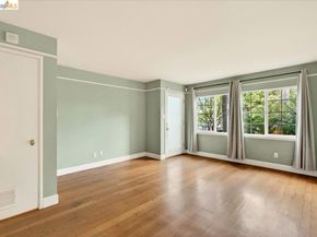 6386 Dana St, Oakland CA 94609