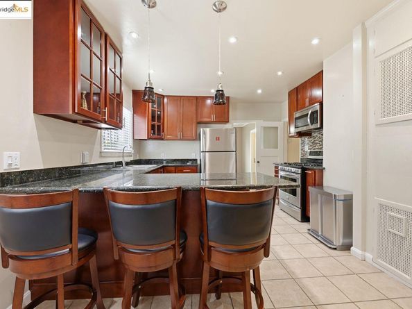 5230 Hillen Dr, Oakland CA 94619