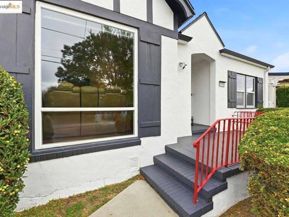 5230 Hillen Dr, Oakland CA 94619