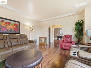 5230 Hillen Dr, Oakland CA 94619