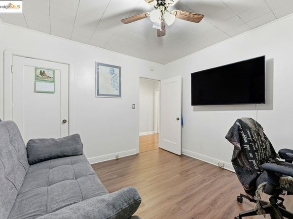 5230 Hillen Dr, Oakland CA 94619