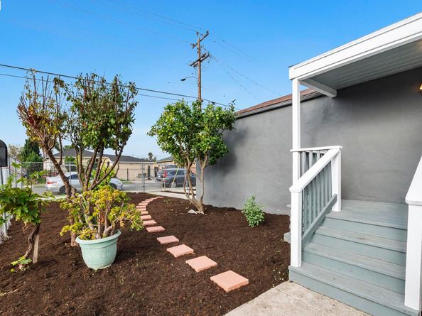 9028 A St, Oakland CA 94603