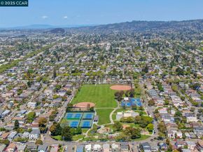 2703 Mathews St, Berkeley CA 94702