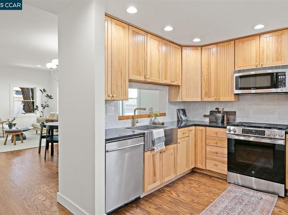 2703 Mathews St, Berkeley CA 94702