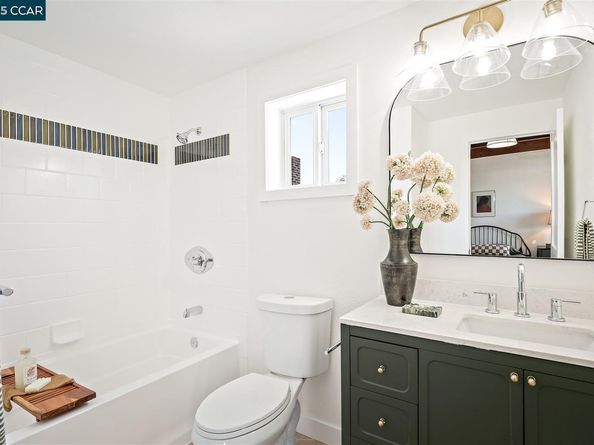 2703 Mathews St, Berkeley CA 94702
