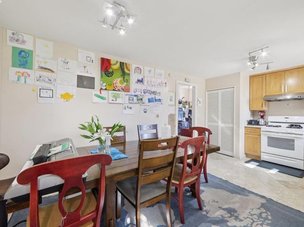 1812 San Antonio Avenue, Alameda CA 94501