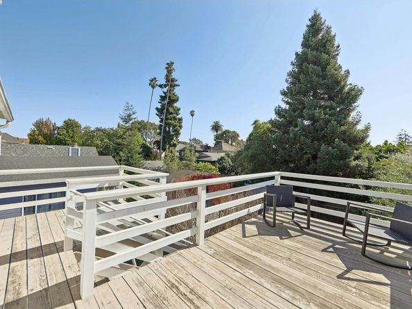1812 San Antonio Avenue, Alameda CA 94501