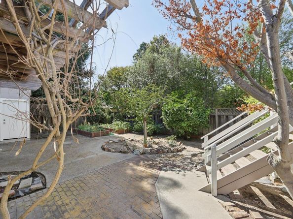 1812 San Antonio Avenue, Alameda CA 94501