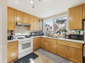 1812 San Antonio Avenue, Alameda CA 94501