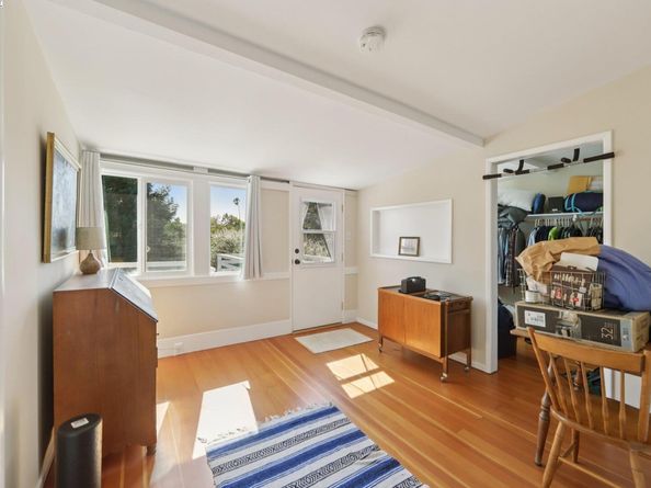 1812 San Antonio Avenue, Alameda CA 94501