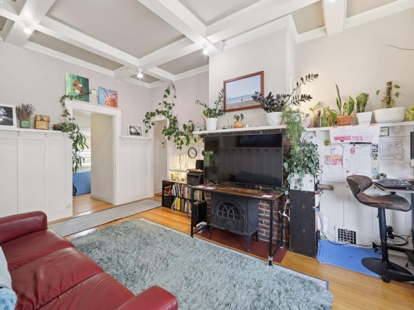 1812 San Antonio Avenue, Alameda CA 94501