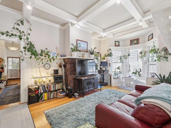 1812 San Antonio Avenue, Alameda CA 94501