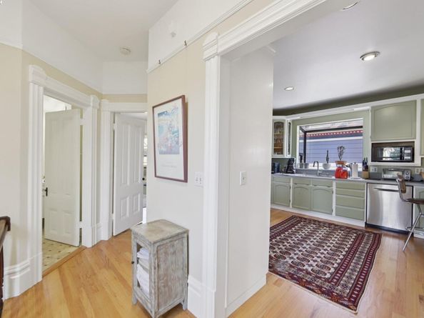 1812 San Antonio Avenue, Alameda CA 94501