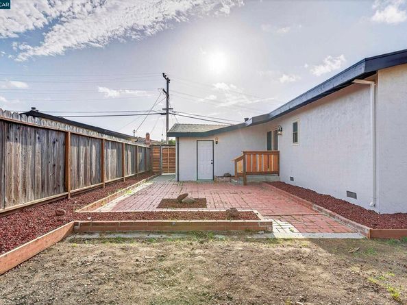 2615 Henry Ave, Pinole CA 94564