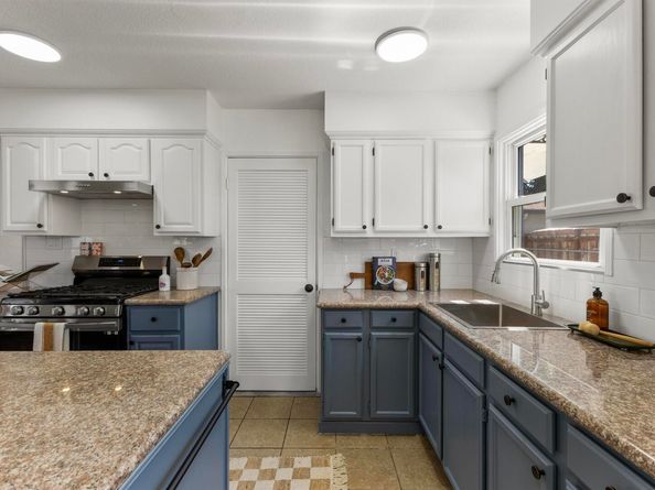 10906 Reposo Dr, Oakland CA 94603
