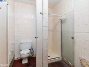 2005 Pleasant Valley Ave 316, Oakland CA 94611