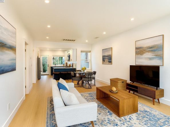 1019 Campbell St, Oakland CA 94607