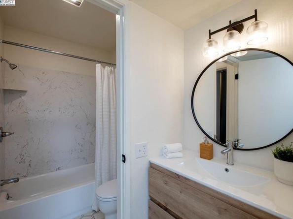 2101 Shoreline Dr 475, Alameda CA 94501