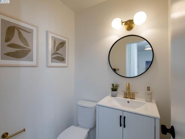 2101 Shoreline Dr 475, Alameda CA 94501