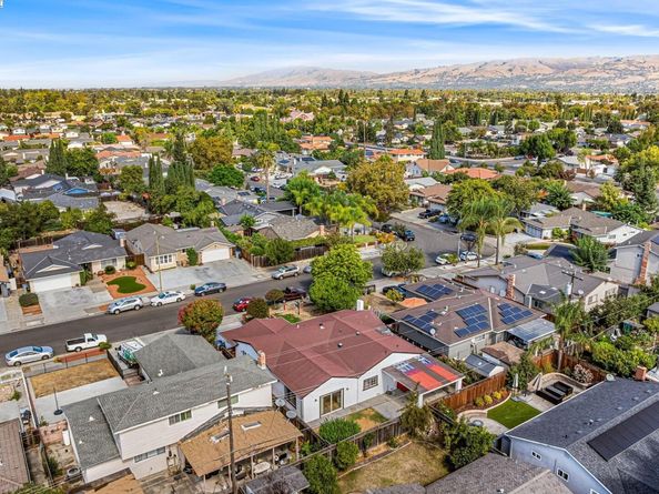 2566 Boren Dr, San Jose CA 95121
