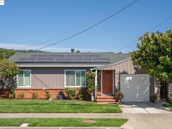 952 Amador St