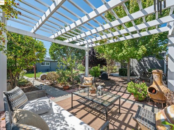 952 Amador St, Richmond CA 94805
