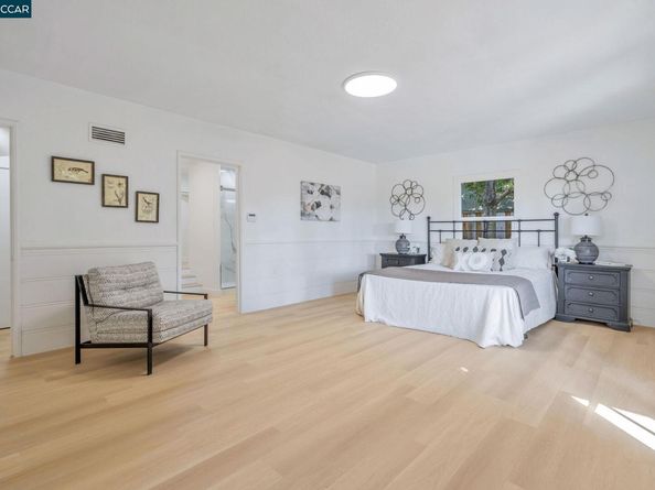 4663 Harbord Dr, Oakland CA 94618