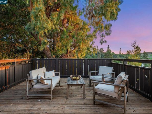 4663 Harbord Dr, Oakland CA 94618