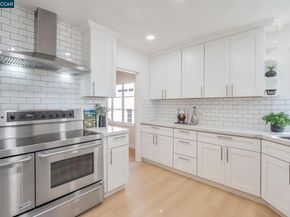 4663 Harbord Dr, Oakland CA 94618