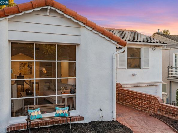 4663 Harbord Dr, Oakland CA 94618