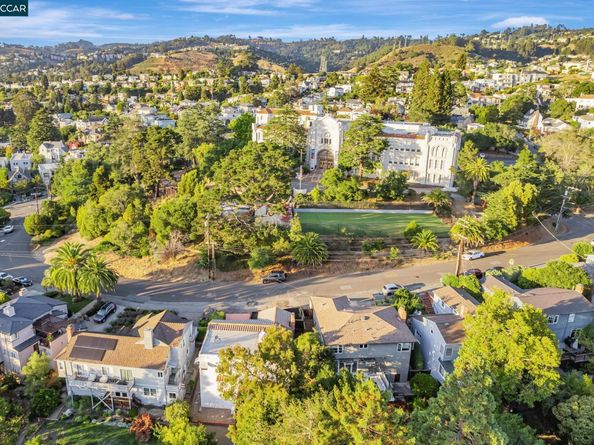 4663 Harbord Dr, Oakland CA 94618