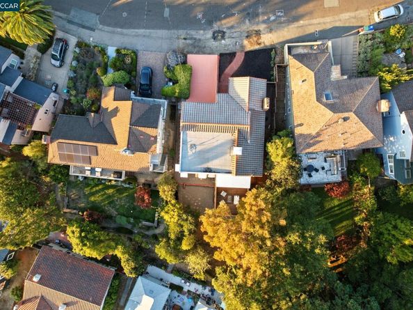 4663 Harbord Dr, Oakland CA 94618