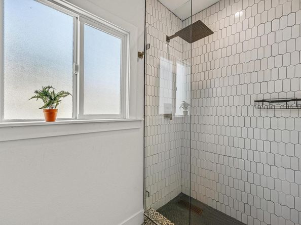 5407 Roberts Ave, Oakland CA 94619