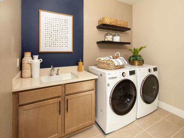 6210 Strawberry Way 83, Dublin CA 94568