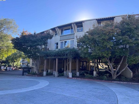 1087 Murrieta Blvd 243, Livermore CA 94550