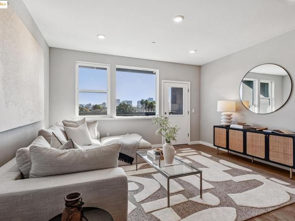 2400 Adeline ST 404, Oakland CA 94607