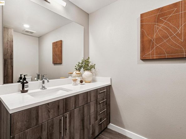 2400 Adeline ST 404, Oakland CA 94607