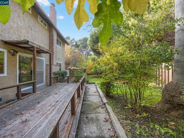 1340 Greenway Dr, Richmond CA 94803