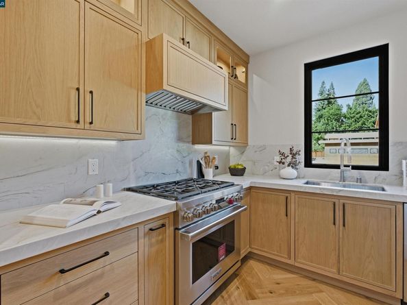 11 Xavier Ct, Alamo CA 94507