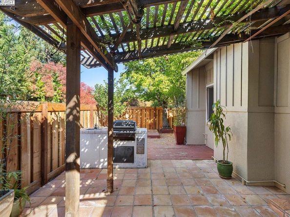 441 Sycamore Hill Dr, Danville CA 94526