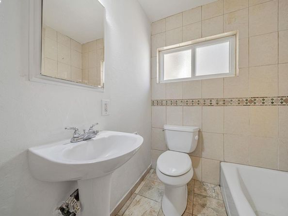 2056 Elm St, Livermore CA 94551