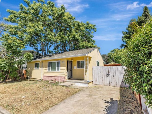 2056 Elm St, Livermore CA 94551