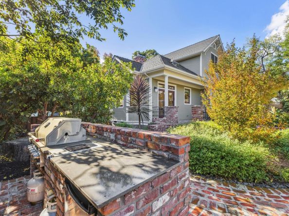 653 Saint Mary St, Pleasanton CA 94566