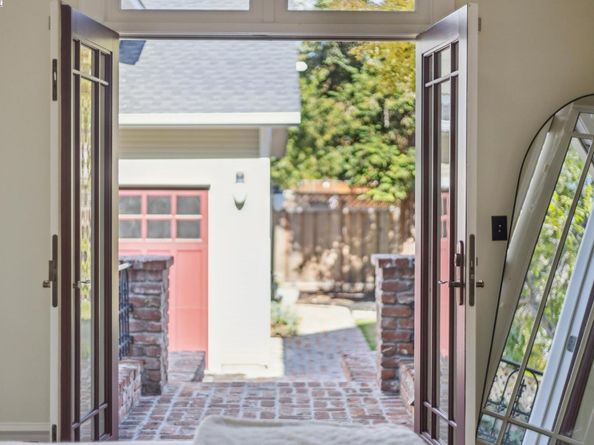 653 Saint Mary St, Pleasanton CA 94566