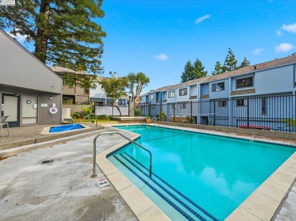 1088 Azalea Ct, Hayward CA 94541