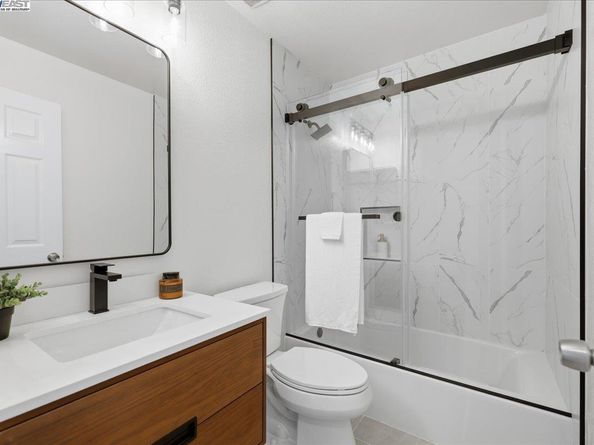 1088 Azalea Ct, Hayward CA 94541