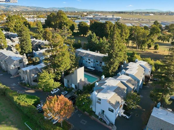 1088 Azalea Ct, Hayward CA 94541